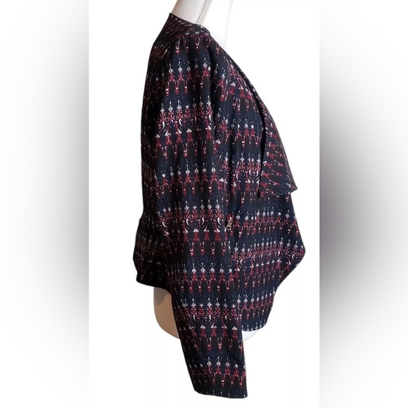 Patterned jacket with lightly pleated collar - Picture 9 of 10